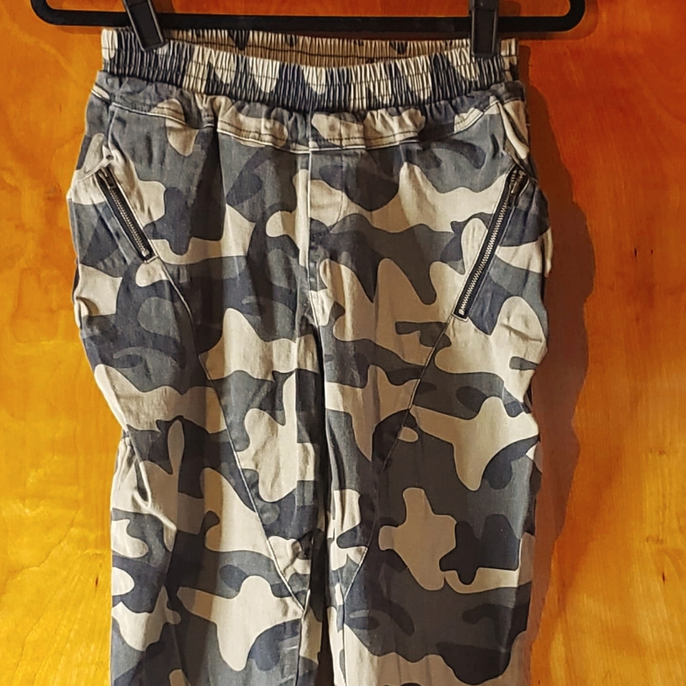 CAMO PANTS